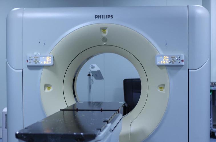 为什么现在医院拍片子那么贵啊